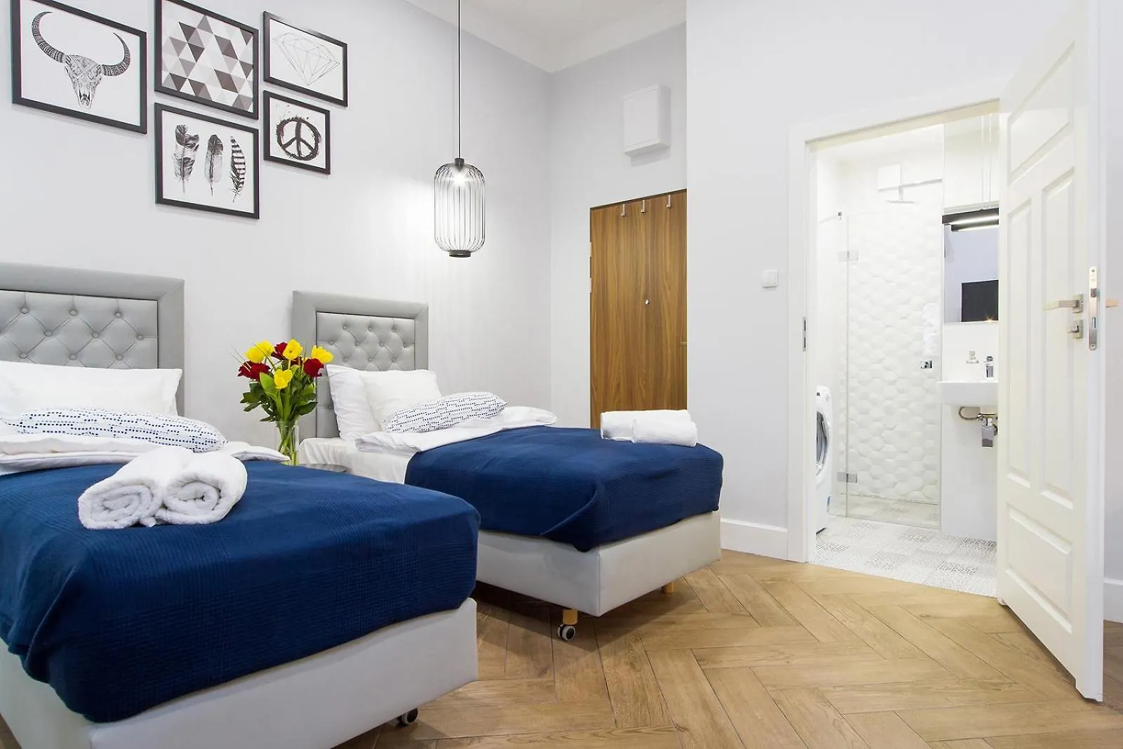 Novumhouse - Main Railway Station Bed and Breakfast Kraków 2*,  Polen