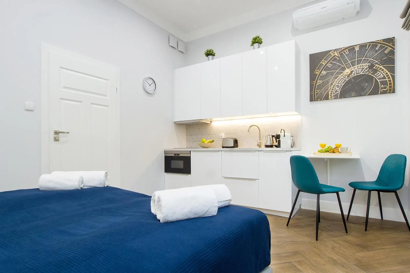 Novumhouse - Main Railway Station Bed and Breakfast Kraków Bed & Breakfast